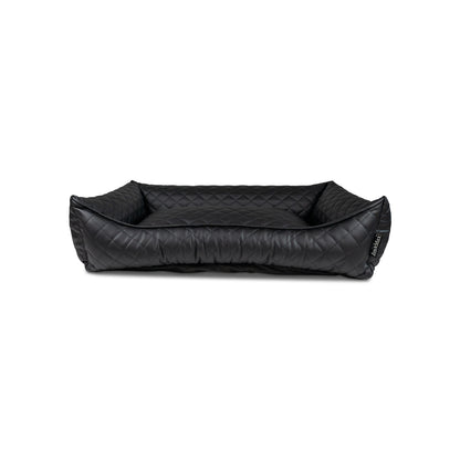 Voorkant zwart kunstleren hondenmand met ruitstiksel.